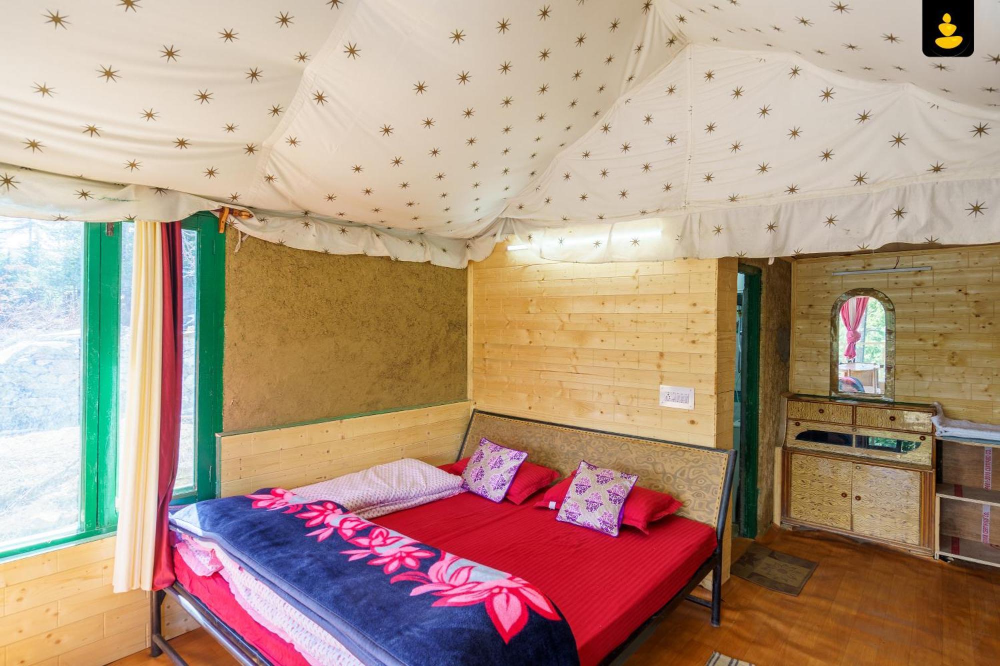 The Monk Campsite By Livingstone Kalpa Exterior foto
